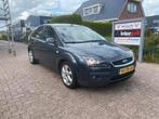 Ford Focus 1.6 16v Futura 5D 2007 Grijs, Auto's, Ford, Zwart, 4 cilinders, Origineel Nederlands, Handgeschakeld