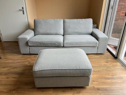 Bank IKEA KIVIK 3-zitsbank + poef (beige/grijs), Huis en Inrichting, Banken | Bankstellen, Zo goed als nieuw, Rechte bank, Driepersoons