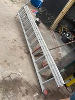 1 grote ladder te koop, Doe-het-zelf en Verbouw, Ladders en Trappen, Ophalen, Zo goed als nieuw, Ladder, Opvouwbaar of Inschuifbaar