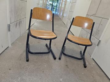 Stoeltjes kinderstoeltjes schoolstoel peuter kleuter hout beschikbaar voor biedingen