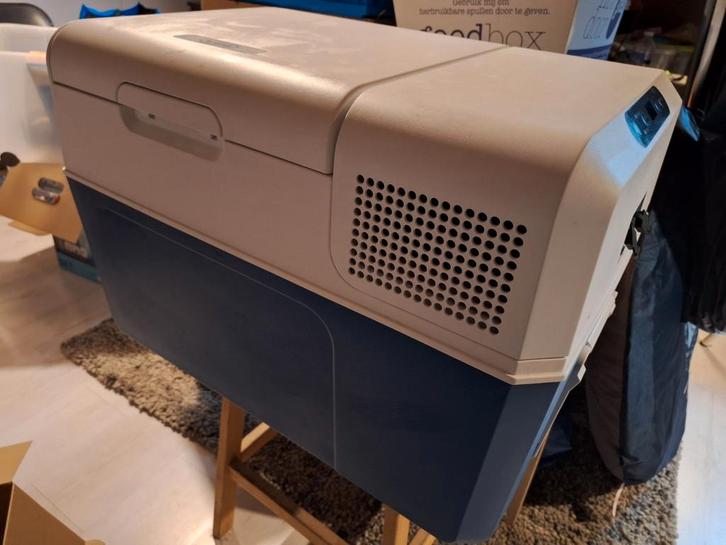 Mobicool MCF60 Compressor Koelbox + Drager, Caravans en Kamperen, Koelboxen, Compressor, Ophalen of Verzenden
