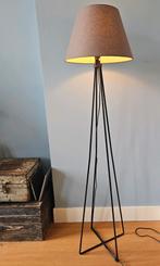 Stijvolle vloerlamp, Huis en Inrichting, Ophalen, Zo goed als nieuw, Metaal, Modern