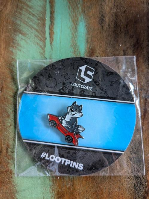 Lootcrate Pin - Wolf in Auto - Nieuw!, Verzamelen, Speldjes, Pins en Buttons, Nieuw, Speldje of Pin, Figuurtje, Ophalen of Verzenden