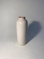 Vintage uitverkoop - Wit mid-century vaasje, Wit, Aardewerk of Porselein, Ophalen of Verzenden, Zo goed als nieuw