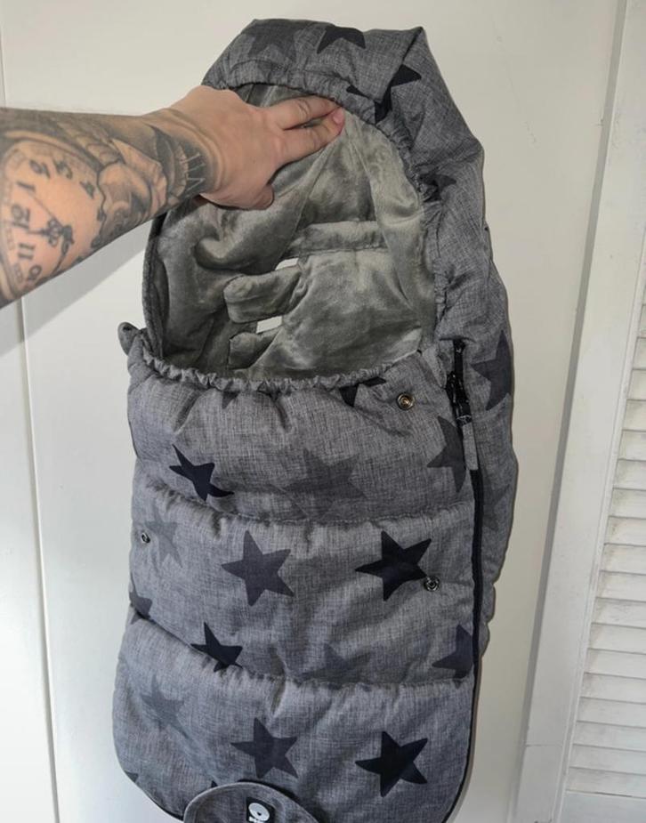 Dooky Voetenzak maxicosi - Sterren Design, Kinderen en Baby's, Babydragers en Draagdoeken, Zo goed als nieuw, Overige typen, Buik, Rug of Zij