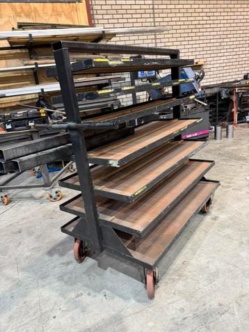 Bouten kar/stellingkar met zwaarlastwielen 1500 kg beschikbaar voor biedingen