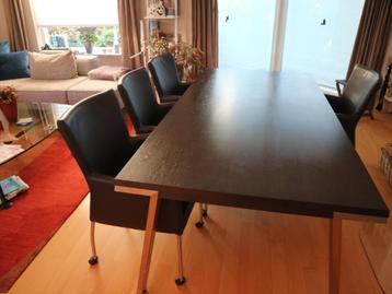 Dutch Design tafel Seven van Plantagie met  4 stoelen. beschikbaar voor biedingen