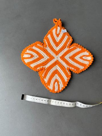 Nieuwe oranje klavertje 4 pannenlappen beschikbaar voor biedingen