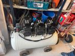 Krachtige 3-cilinder compressor - Tandartskwaliteit!, Doe-het-zelf en Verbouw, Compressors, Gebruikt, 6 tot 10 bar, Ophalen of Verzenden