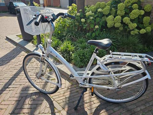 Batavus mambo 7 maat 53, Fietsen en Brommers, Fietsen | Dames | Moederfietsen, Zo goed als nieuw, Batavus, 50 tot 53 cm, Mandje