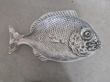 Fraaie zware metalen visschaal 45  cm lang beschikbaar voor biedingen