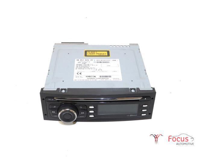 Radio CD Speler van een Peugeot 208, Auto-onderdelen, Elektronica en Kabels, Peugeot, Gebruikt, 6 maanden garantie, 12 maanden garantie