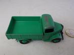 1955 Dinky Toys 411 BEDFORD TRUCK (-GREEN-/GREEN HUBS), Ophalen of Verzenden, Gebruikt, Bus of Vrachtwagen, Dinky Toys