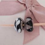 Pandora murano zwart/ wit. ECHT ALS NIEUW, Sieraden, Tassen en Uiterlijk, Bedels, Pandora, Zo goed als nieuw, 2 of 3 bedels, Glas of Kristal