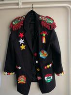 Carnavalsjas met Emblemen - Maat m - oeteldonk carnaval, Kleding | Dames, Carnavalskleding en Feestkleding, Maat 38/40 (M), Carnaval