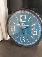 Grote klok. Diameter 60 cm batterij kensington station blauw, Ophalen, Zo goed als nieuw, Wandklok