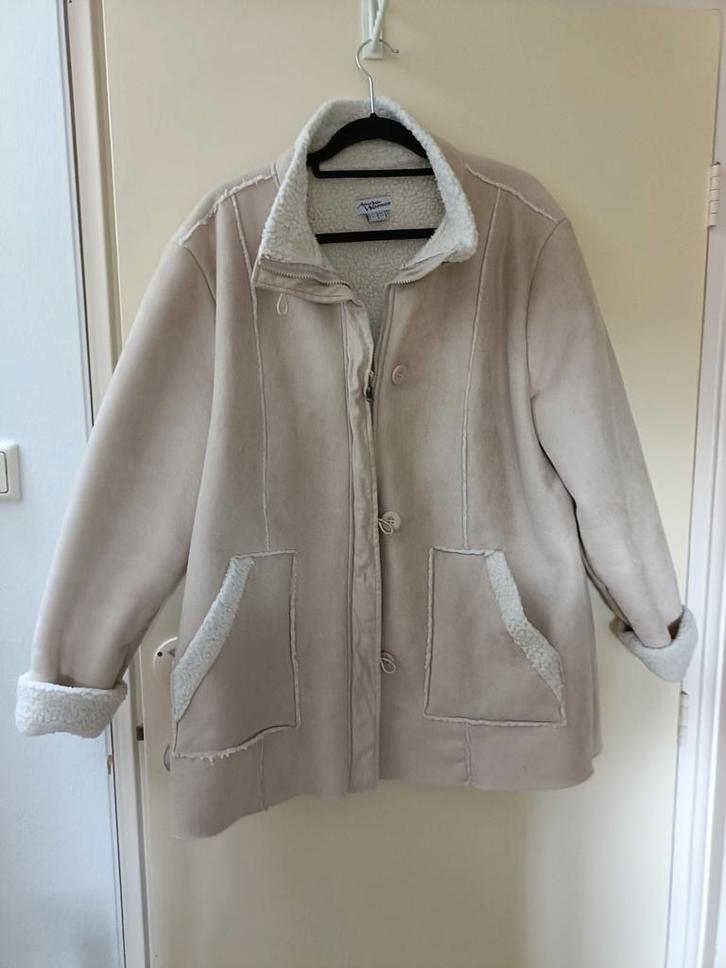 JAS van suedine-stof en borg, Kleding | Dames, Jassen | Winter, Zo goed als nieuw, Maat 46/48 (XL) of groter, Beige, Ophalen of Verzenden