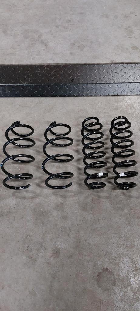 R-line Spiraalveren Vw Passat b8, Auto-onderdelen, Ophanging en Onderstel, Volkswagen, Gebruikt, Ophalen of Verzenden