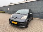 Peugeot 107 1.0 12V 2007 nieuwe koppeling+versnellingsbak!, Zwart, 4 stoelen, 68 pk, Origineel Nederlands