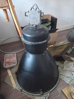 Hanglamp industrieel. Soviet. Jaren 60 waarschijnlijk, Huis en Inrichting, Lampen | Hanglampen, Ophalen of Verzenden, Zo goed als nieuw