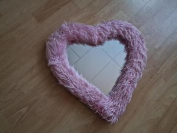 grote roze spiegel beschikbaar voor biedingen