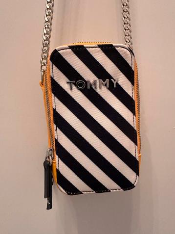 Tommy Hilfiger Crossbody Bag beschikbaar voor biedingen