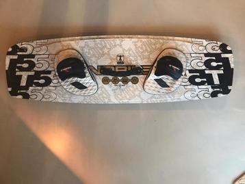 Kitesurf Set / Kite set: board, kite, tas beschikbaar voor biedingen