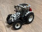 UH Valtra C120 cow edition koevlek tractor trekker, Hobby en Vrije tijd, Universal Hobbies, Ophalen of Verzenden, Zo goed als nieuw