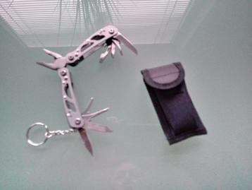 Multifunctionele tang (nieuw) beschikbaar voor biedingen