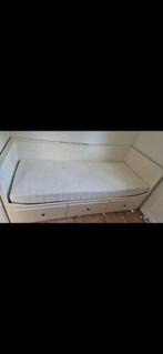 Ikea bed, Huis en Inrichting, Slaapkamer | Bedden, Gebruikt, Eenpersoons, Ophalen of Verzenden, 200 cm