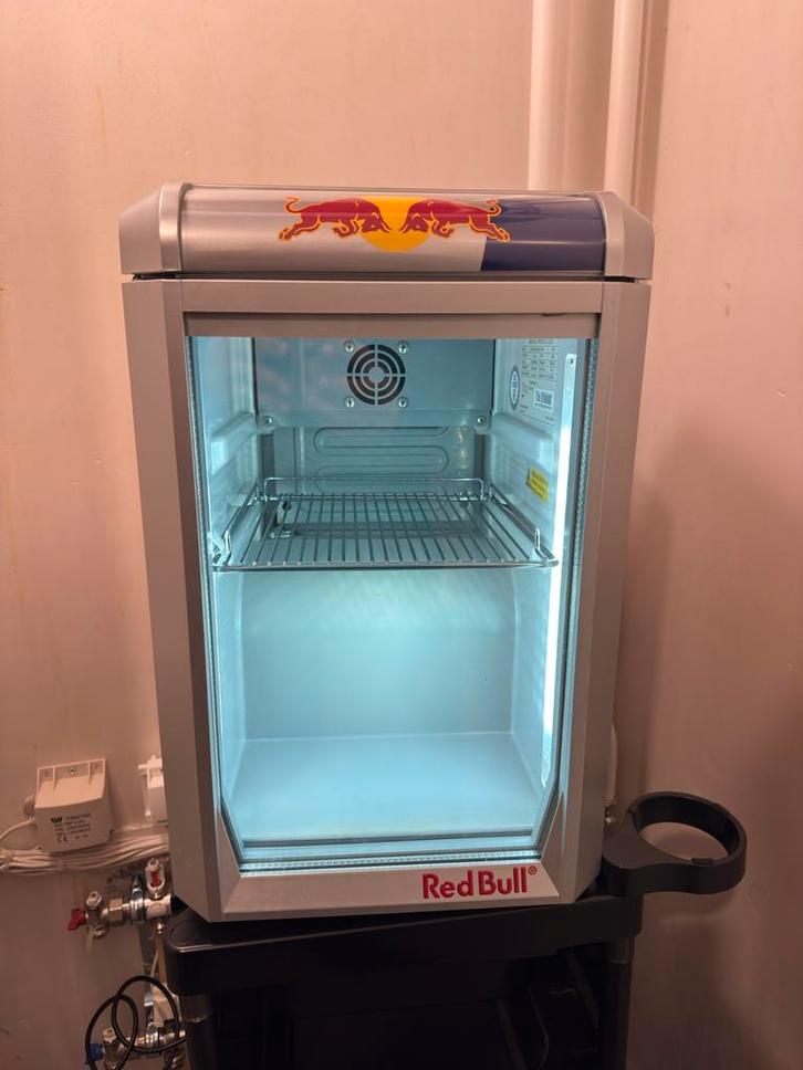 Red Bull Koelkast - Ideaal voor de mancave!, Witgoed en Apparatuur, Koelkasten en IJskasten, Gebruikt, Zonder vriesvak, Minder dan 75 liter