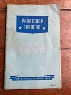 WO2 Amerikaans Airborne Paratroop Training INGEVULD! 1943, Verzamelen, Militaria | Tweede Wereldoorlog, Amerika, Verzenden, Boek of Tijdschrift