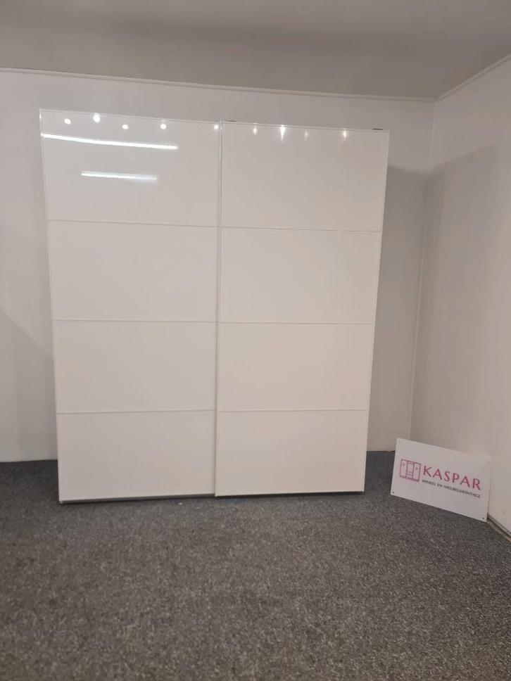 Pax wit kledingkast 200cm hoogglans deuren. Leveren/Monten, Huis en Inrichting, Kasten | Kledingkasten, Zo goed als nieuw, 200 cm of meer