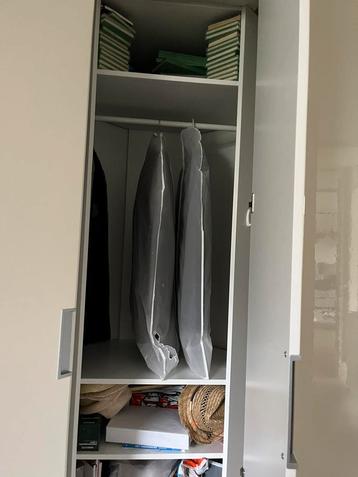 Gebruikt  hoeken kleding kast van IKEA