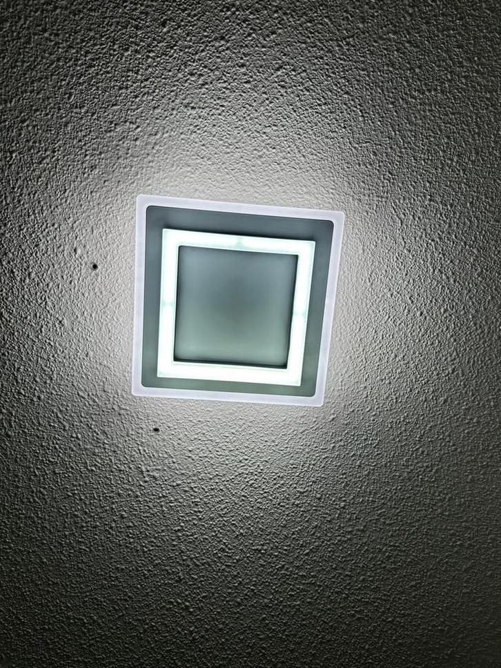 Moderne LED plafondlamp, Tuin en Terras, Buitenverlichting, Zo goed als nieuw, Wandlamp, Aluminium, Minder dan 50 watt, Netvoeding