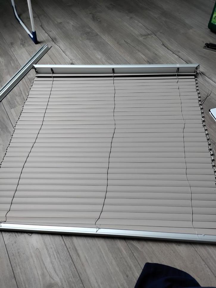 VELUW dakraam jaloezie GGL 4 PAL S06 7059S taupe, Huis en Inrichting, Stoffering | Gordijnen en Lamellen, Gebruikt, 100 tot 150 cm