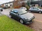 Hyundai i20 1.2i HP Blue 84PK 5D 2016 Grijs, Auto's, Hyundai, Beige, 4 cilinders, Handgeschakeld, 955 kg