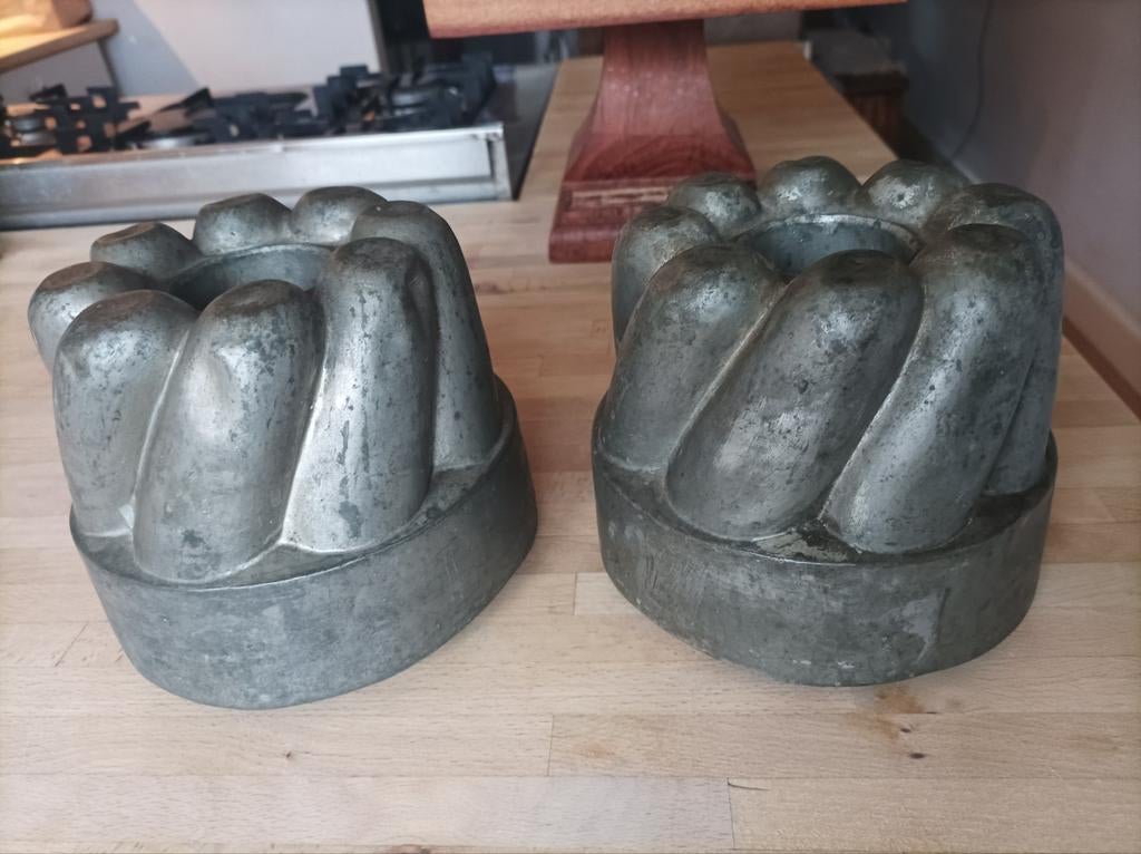 2 Oude Bakkersvormen - Hoogte 15cm, Diameter 17cm, Antiek en Kunst, Ophalen of Verzenden