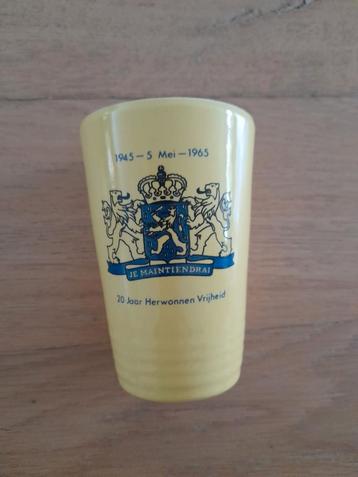 Vintage Herwonnen Vrijheid Beker beschikbaar voor biedingen