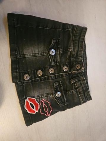 Spijkerrokje met lipjes - Maat 98 beschikbaar voor biedingen