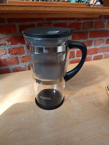 Brita glazen water kan beschikbaar voor biedingen