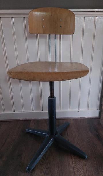 Werkstoel/draaistoel/atelierstoel/architectenstoel, vintage beschikbaar voor biedingen