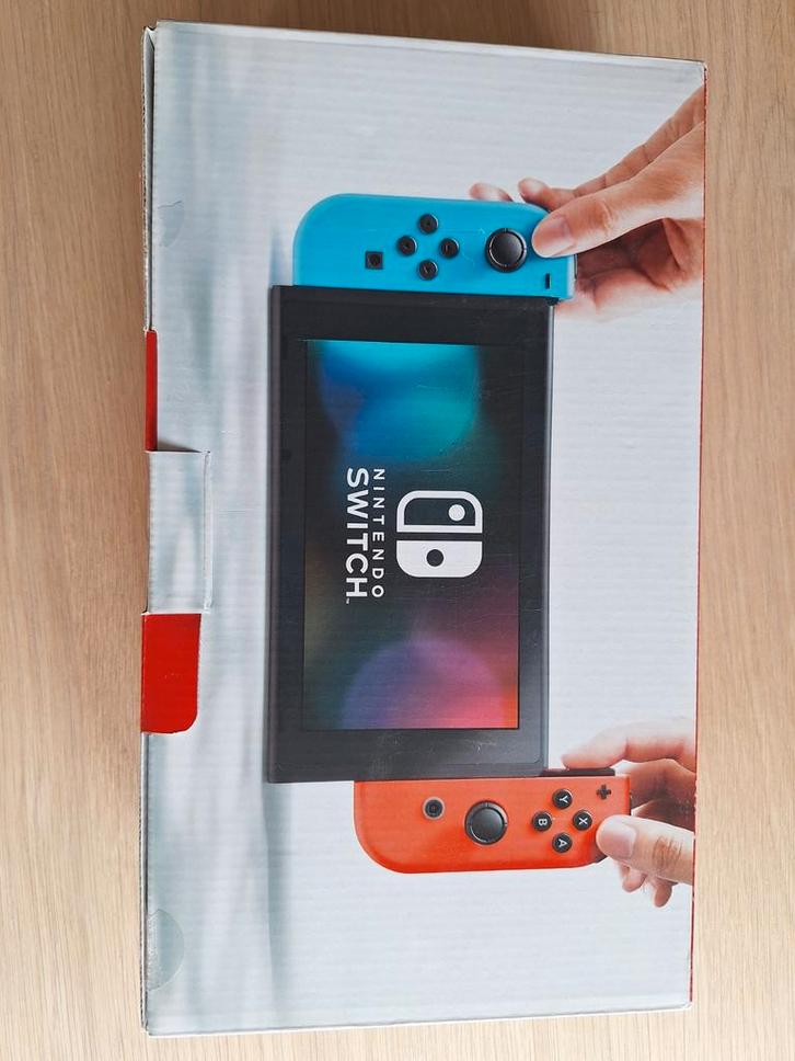 Nintendo Switch Neon + Extra's, Spelcomputers en Games, Games | Nintendo Switch, Gebruikt, Overige genres, 3 spelers of meer, Vanaf 7 jaar