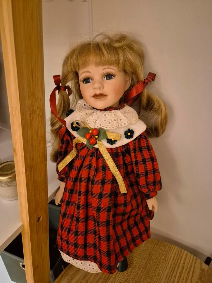 Porseleinen Poppen brocante en een Prinses Diana pop., Verzamelen, Poppen, Zo goed als nieuw, Overige typen, Ophalen of Verzenden