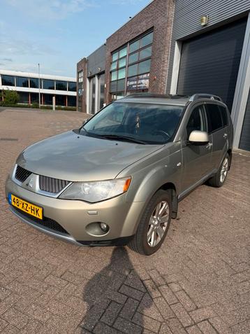Mitsubishi Outlander 2.4 MPI Instyle 4WD CVT 2007 Beige beschikbaar voor biedingen