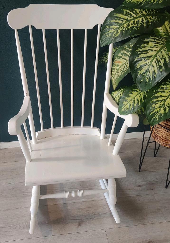 Witte schommelstoel (kinderkamer/woonkamer), Kinderen en Baby's, Kinderkamer | Tafels en Stoelen, Gebruikt, Stoel(en), Ophalen