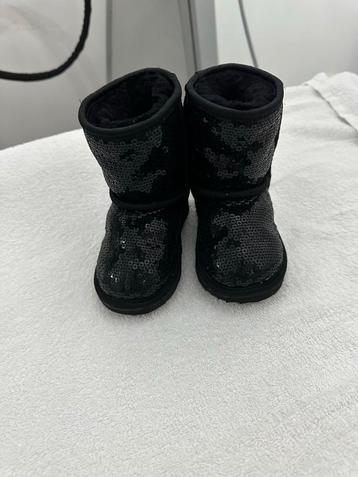 Ugg Laarsjes Maat 23.5 beschikbaar voor biedingen
