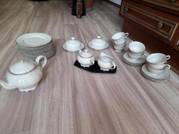 Servies onderdelen met zilveren randje van Bavaria beschikbaar voor biedingen