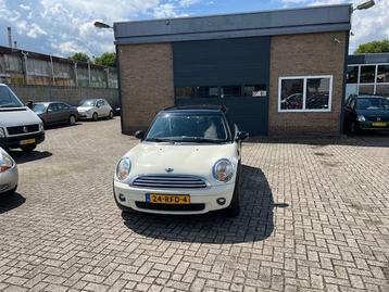 Mini Mini Clubman 1.6 Cooper // Leder//Clima beschikbaar voor biedingen