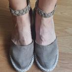 Grijze schoenen  van Bluebox, Maat 39, nieuwe, Kleding | Dames, Schoenen, Ophalen of Verzenden, Nieuw, Grijs, Sneakers of Gympen